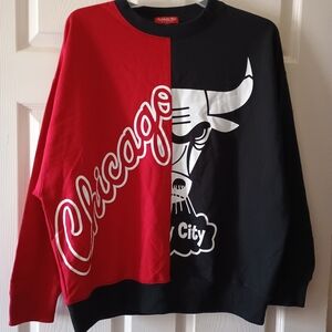 EUC Mitchell & Ness Women's Chicago Bulls Big Face Crewneck Sweatshirt Med